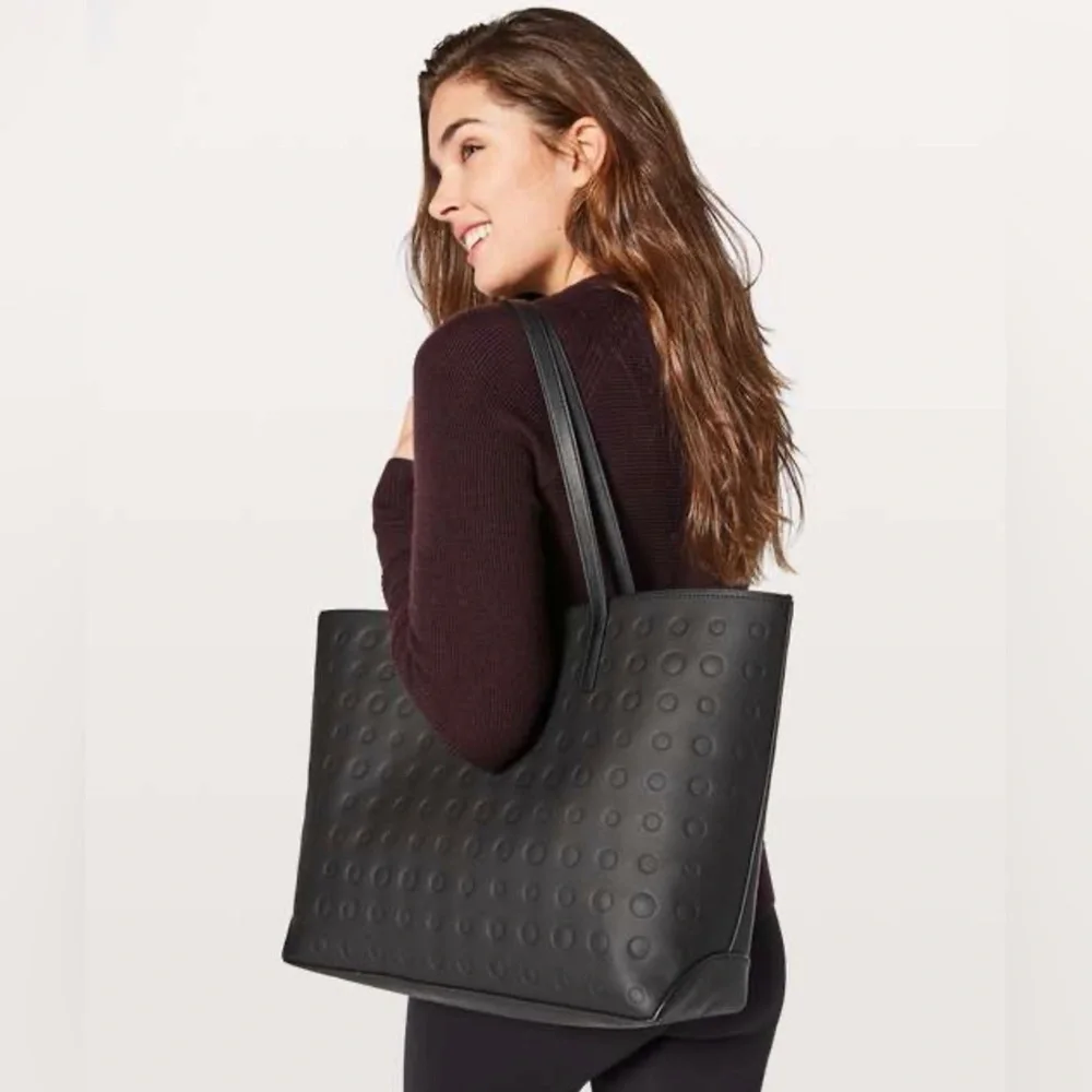 Lululemon For The Fun Of It 13L Circles Large Black Tote Bag